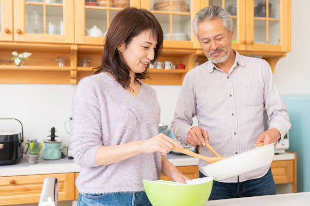 istock senior age couple who cooks 1486663936