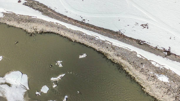 istock Winter ice Departing the River - Tazlina River 1486680330