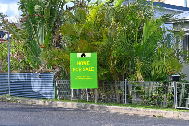 istock Home for sale sign 1486736121