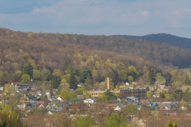 istock USA town Bradford Pa during early spring bloom 1486870920