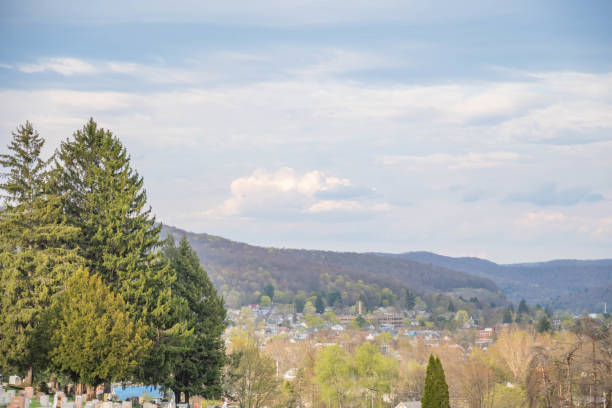 istock USA town Bradford Pa during early spring bloom 1486870984