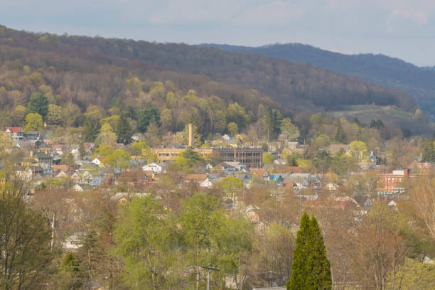 istock USA town Bradford Pa during early spring bloom 1486871679