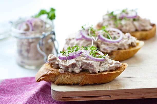 istock canape with tuna and onions 148687600