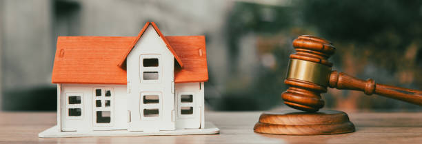 istock House model and court on the table 1486893081
