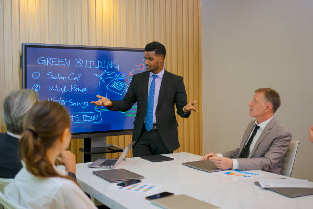 istock White collar worker meeting and make agreement. 1487003948