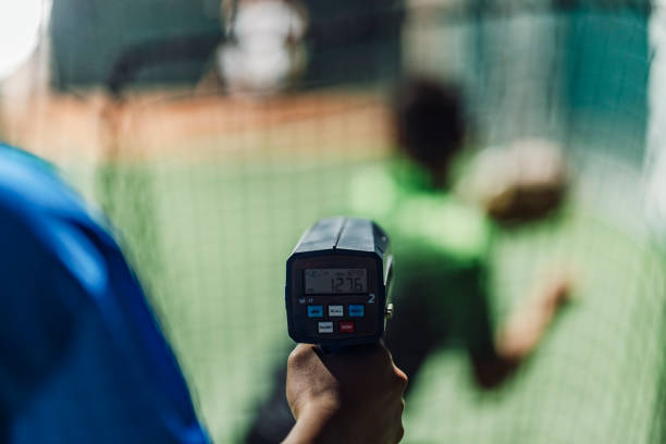 By using a speed measuring device, the team can accurately determine whether each player's pitching speed meets their individual standards and record their progress or setbacks. This technological approach can effectively assist the team in measuring and recording performance.