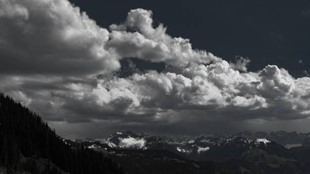istock Panoramic view from Mount Juifen in the Karwendel mountain range in Austria 1487021076