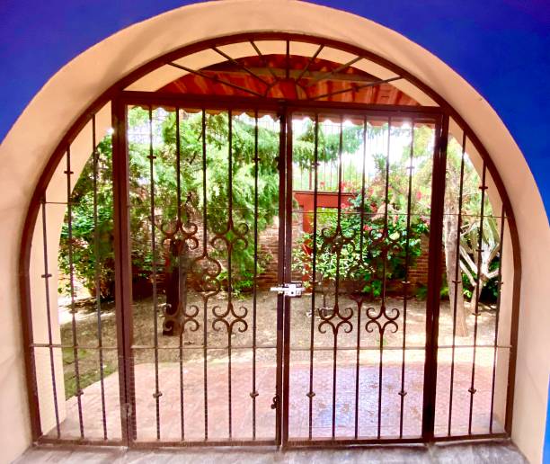 istock Courtyard gate Guanajuato Villa 1487067938