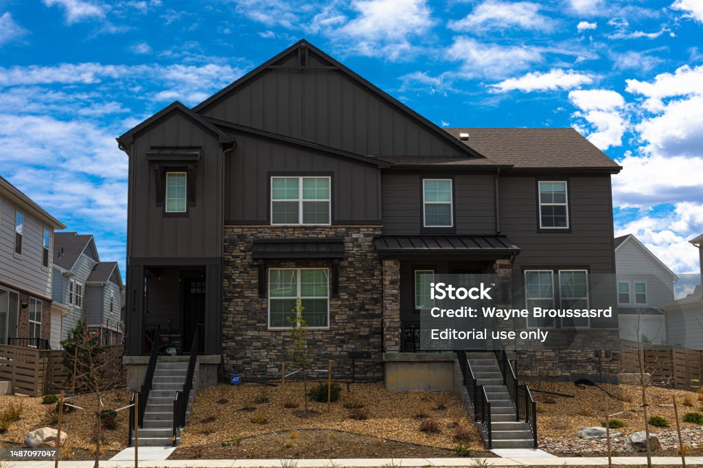 コロラド州ダグラス郡のスターリングランチの新しいデュプレックス建設 アメリカ合衆国のストックフォトや画像を多数ご用意 アメリカ合衆国