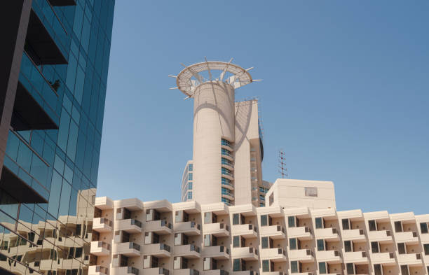 abu dhabi mall i beach rotana hotel. - united arab emirates dubai marina asia arabia zdjęcia i obrazy z banku zdjęć