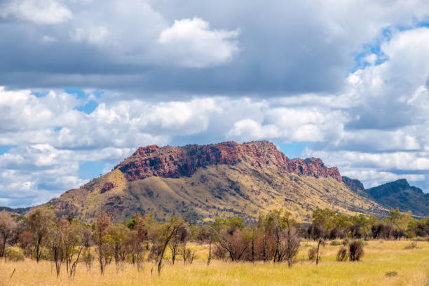 park narodowy west macdonnell, macdonnell ranges (tjoritja) terytorium północne, australia - west macdonnell ranges national park zdjęcia i obrazy z banku zdjęć