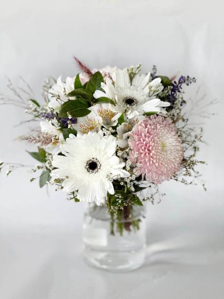 istock a beautiful flower bouquet in a vase 1487138833