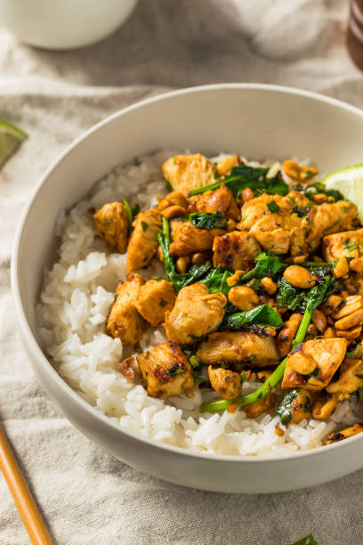 istock Asian Ginger Peanut Chicken and Rice 1487154004