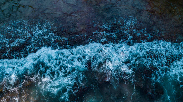 istock aerial view of ocean waves, Dar es Salaam 1487199295