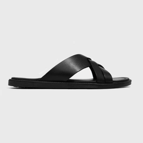 istock Men's leather sandals 1487238160