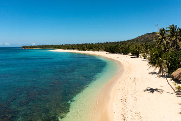 istock Sandy beach and turquoise water. 1487242642