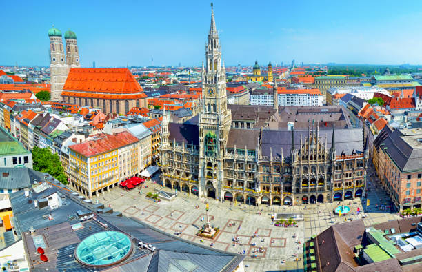 istock Panoramic view of Marienplatz in Munich 1487258393