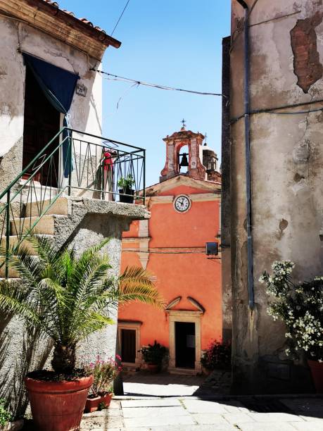 istock Italy old town , church 1487292703