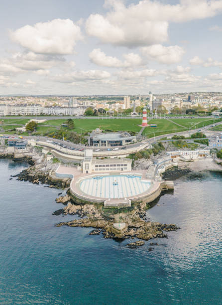 istock Lido swimming Pool in Plymouth 1487304424