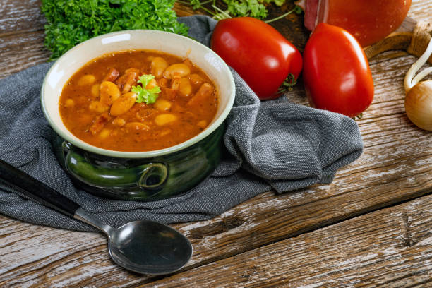 istock Baked beans in tomato sauce. 1487346827