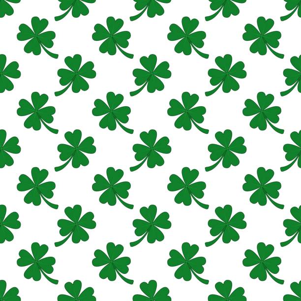 ilustrações, clipart, desenhos animados e ícones de padrão sem costura vetorial de esboço de rabisco desenhado à mão trevo verde trevo isolado no fundo branco. - spring clover leaf shape clover sketch