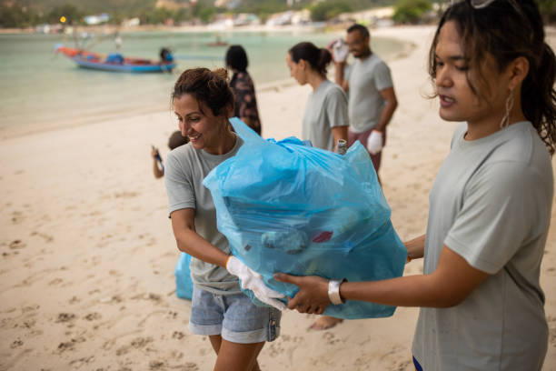istock Volunteer activists cleaned the beach 1487407544