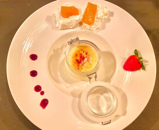 istock Creme brulee with mascarpone and strawberry 1487424077