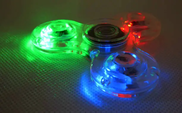 fidget spinner that glows in the dark