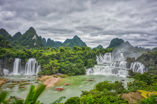 The magnificent scenery of Detian Transnational Waterfall in Guangxi, China