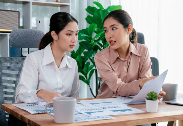 istock Analyst team colleague discuss financial data on digital dashboard. Enthusiastic 1487456695