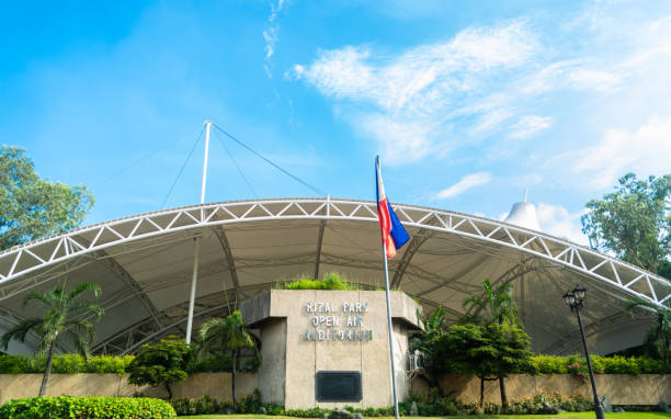 аудитория под открытым небом rizal park в парке rizal в маниле, филиппины - 7677 стоковые фото и изображения