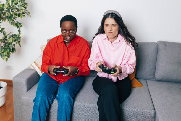 istock Friends gaming together 1487505398
