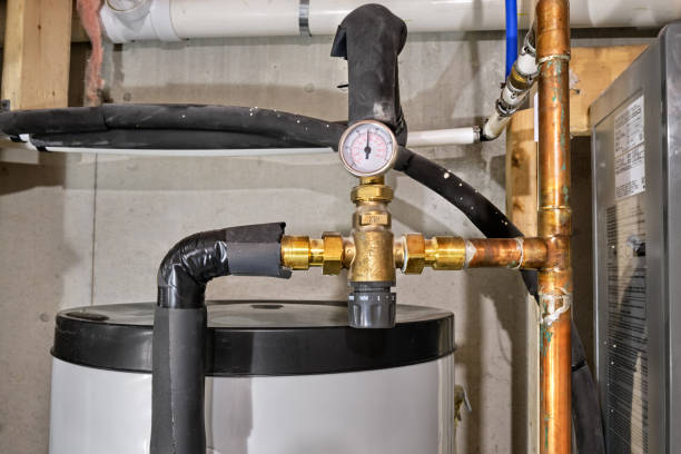 istock Plumbing and valves for hot water system 1487523627