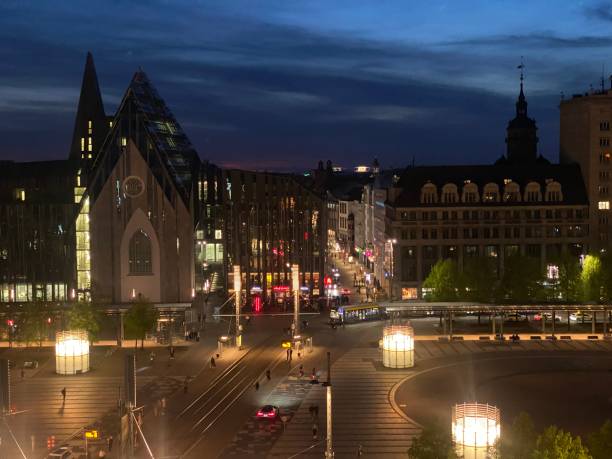 augustusplatz en leipzig por la noche - leipzig opera opera house night fotografías e imágenes de stock