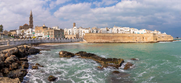 istock Monopoli - The town and coast. 1487578895