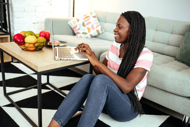 istock Young woman working online 1487582848