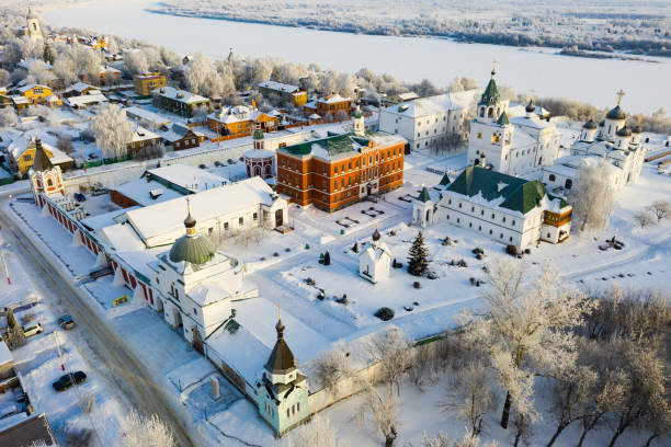 istock View of Spaso-Preobrazhensky monastery winter in Murom. 1487595444