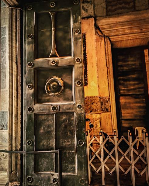 istock The Antique Door 1487598883