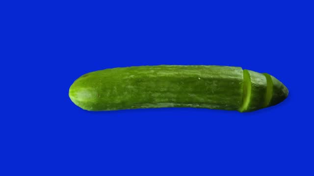Stop motion Chopping cucumber