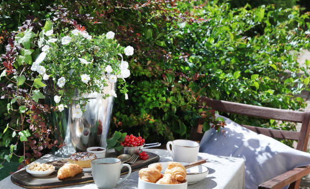 istock Fresh and delisious outdoor breakfast. 1487651070