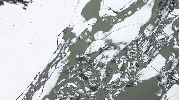 istock Winter ice Departing the River 1487653099