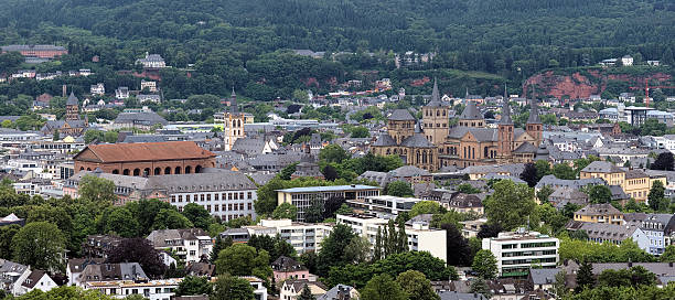 ver en trier de petrisberg montaje, alemania - trierer dom fotografías e imágenes de stock