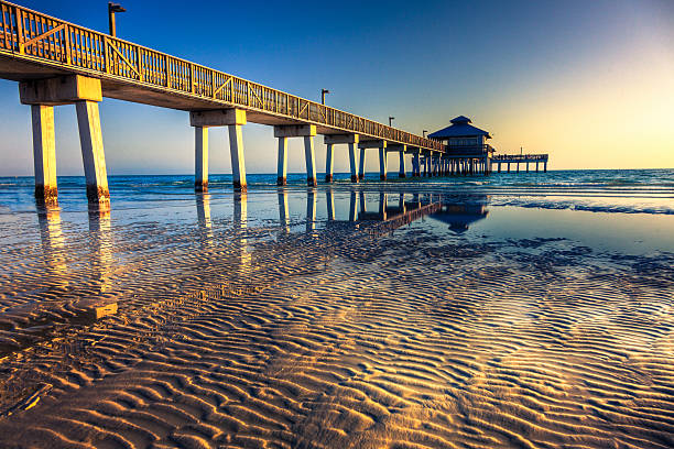 fort myers beach pier - fort myers - fotografias e filmes do acervo