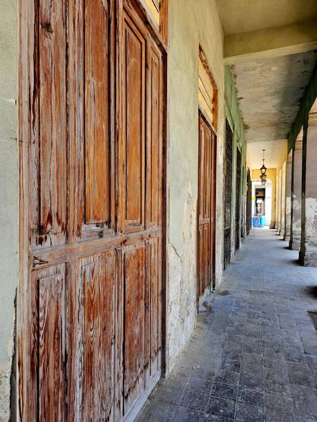 istock Havana Doors 1487749797