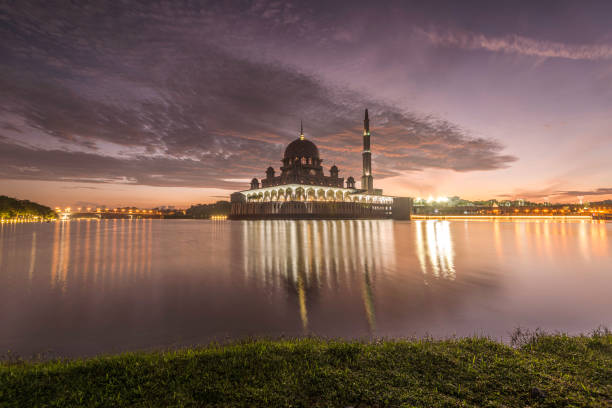 A beautiful morning at Putrajaya mosque