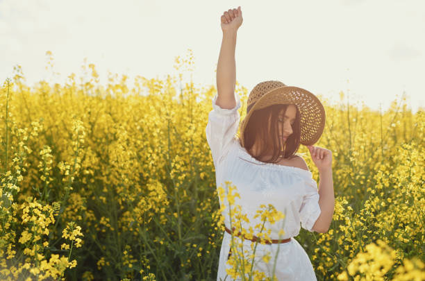 istock Sometimes you have to let go and be free 1487816487