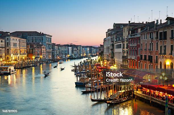 Grand Canal Veneziaitalia - Fotografie stock e altre immagini di Imbrunire - Imbrunire, Ristorante, Venezia