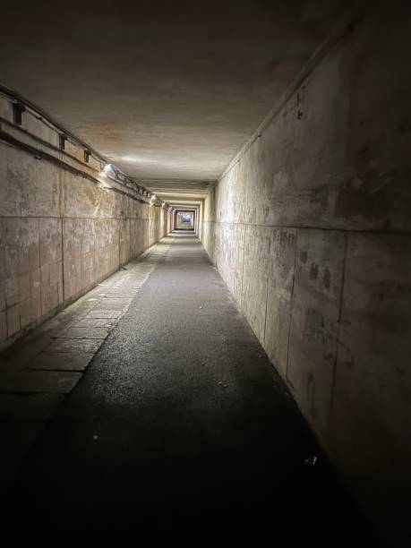 istock A concrete tunnel towards further side 1487826074