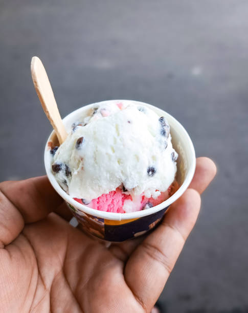 istock Small Cup of sundae ice cream 1487861597