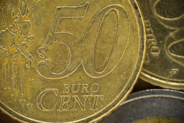 moneta da 50 centesimi (euro). retro, macro - european union coin european union currency coin front view foto e immagini stock